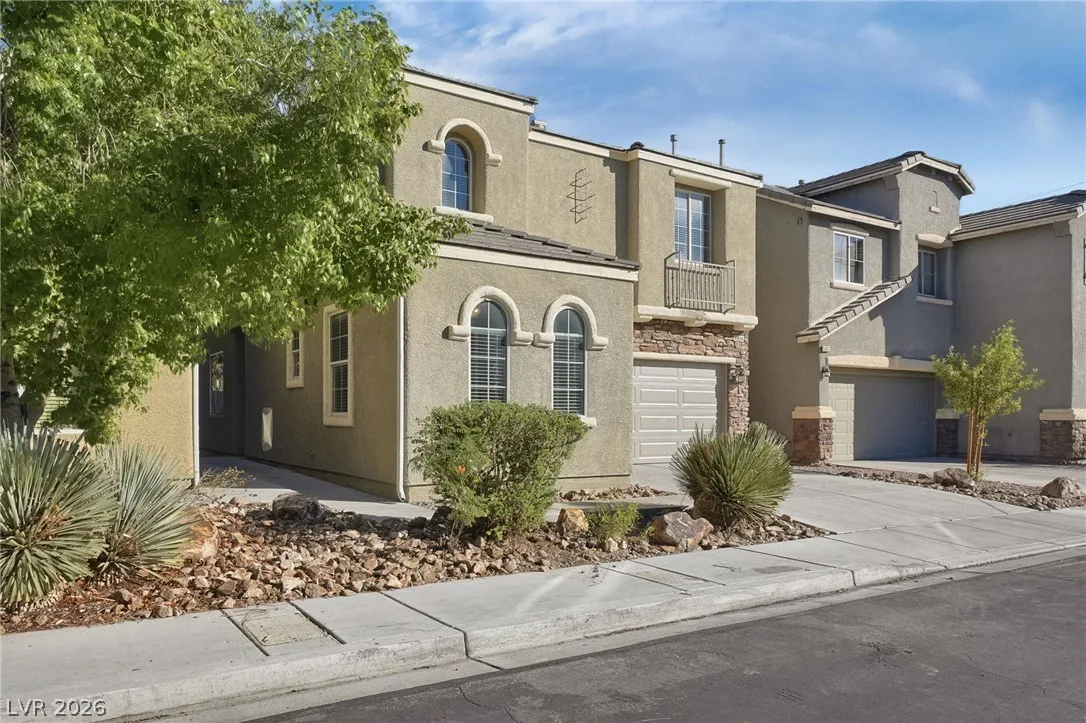 4934 Scholl Canyon Avenue — photo 3