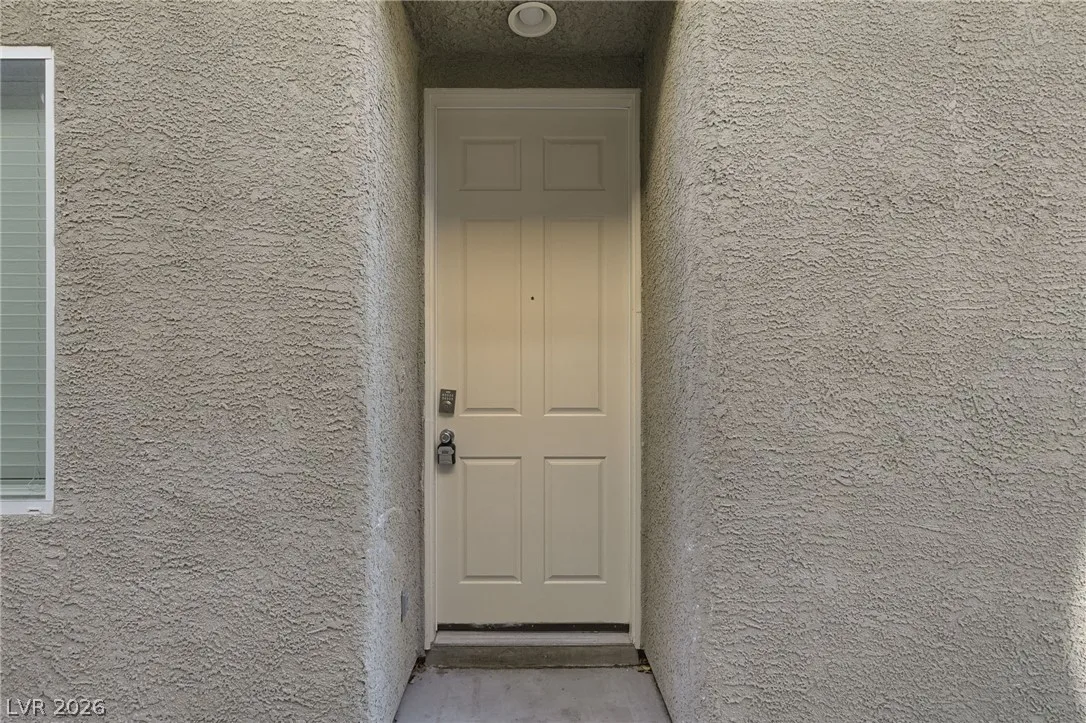 4934 Scholl Canyon Avenue — photo 4