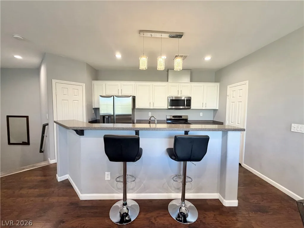 6153 Pine Desert Avenue 101 — photo 3