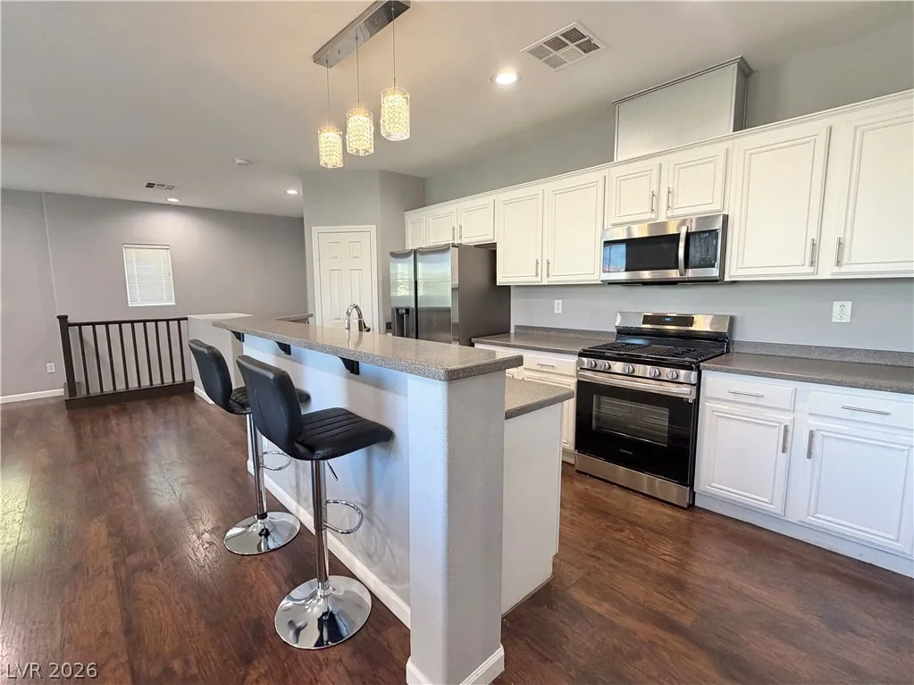 6153 Pine Desert Avenue 101 — photo 4