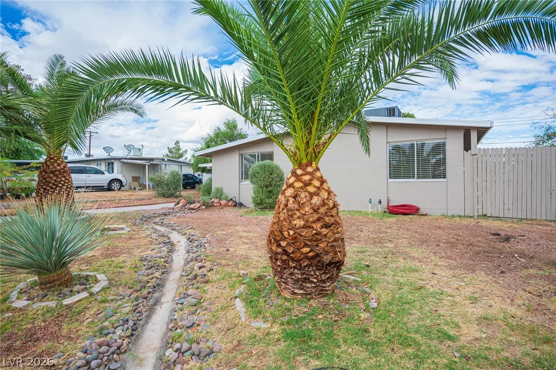 1956 Palora Avenue — photo 3