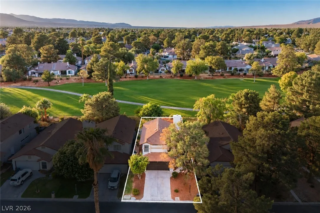 4877 Fiesta Lakes Street — photo 3