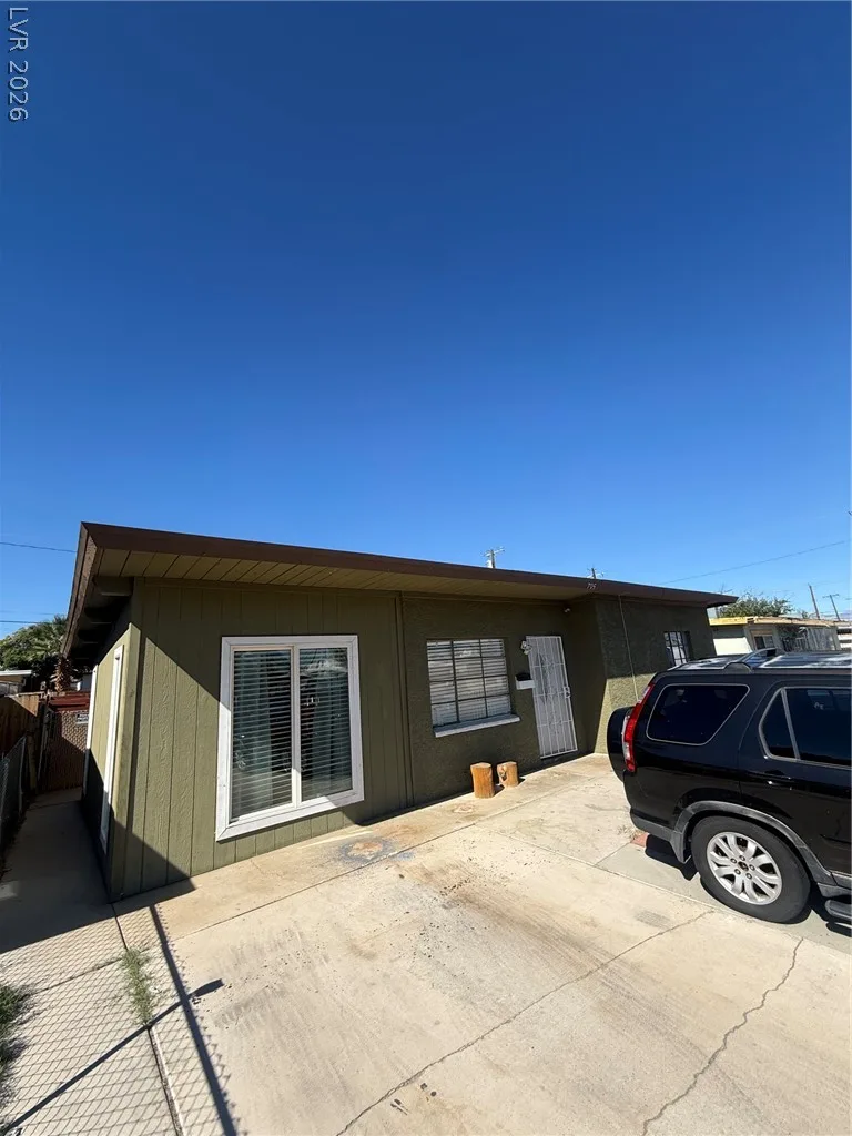 705 Harvard Street — photo 1