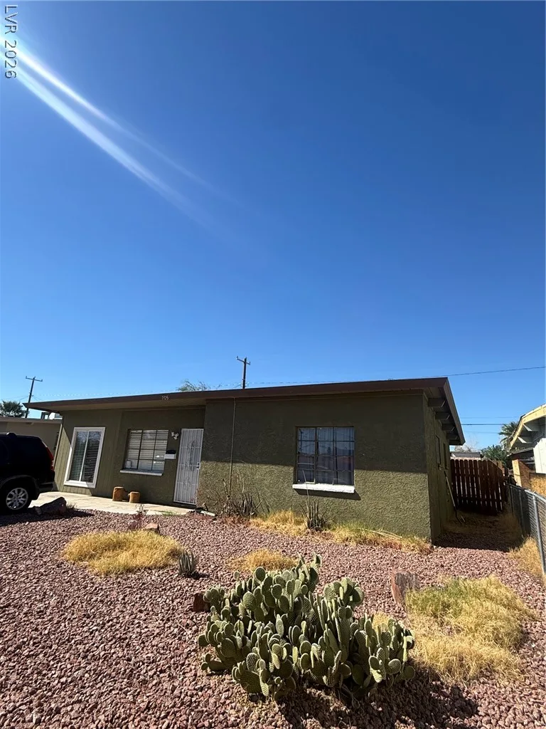 705 Harvard Street — photo 3