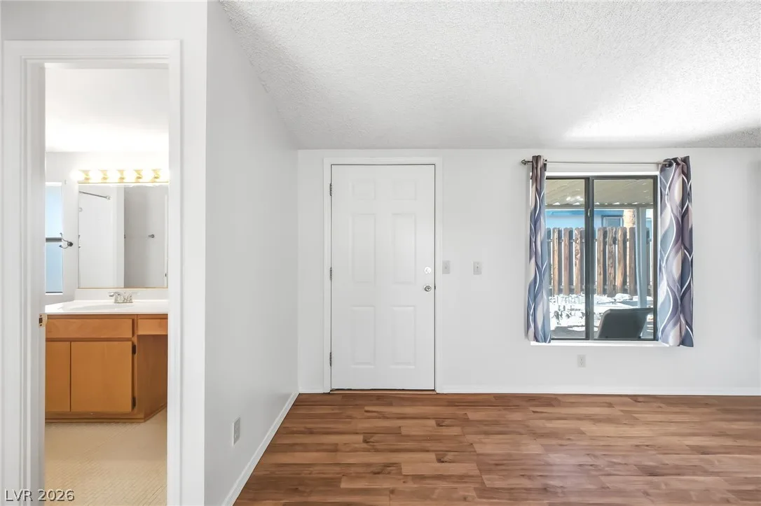 1639 Granada Street — photo 4