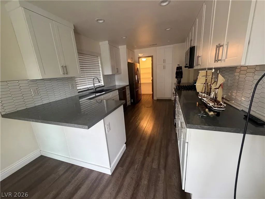 3040 Waterview Drive — photo 3