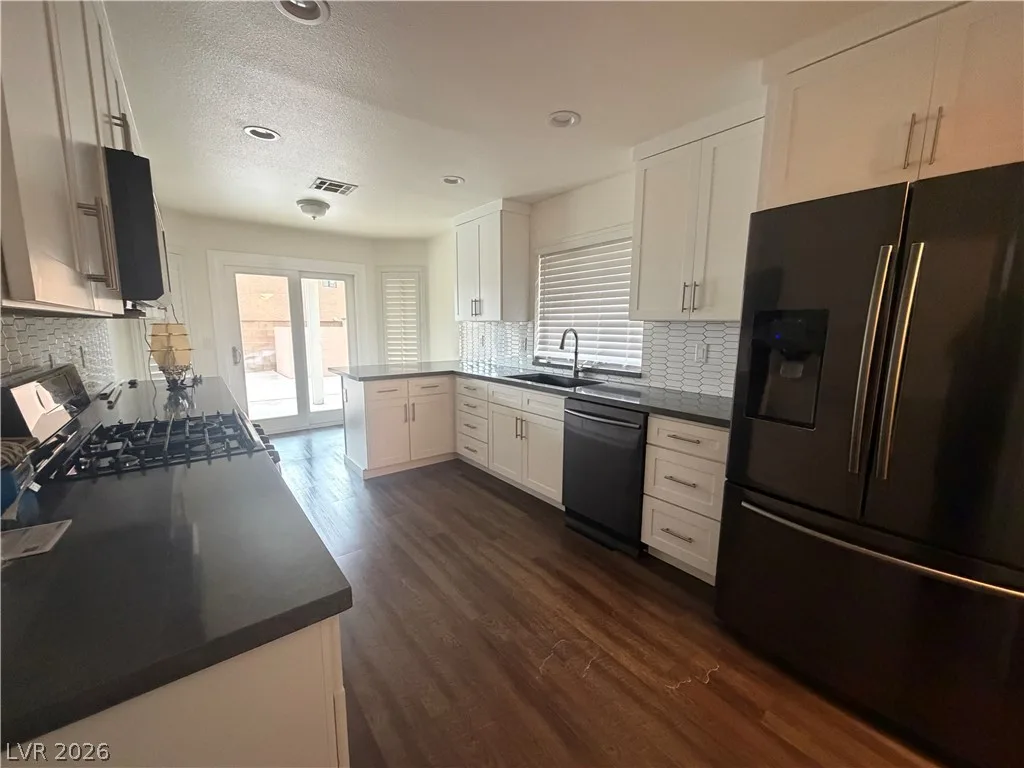 3040 Waterview Drive — photo 4