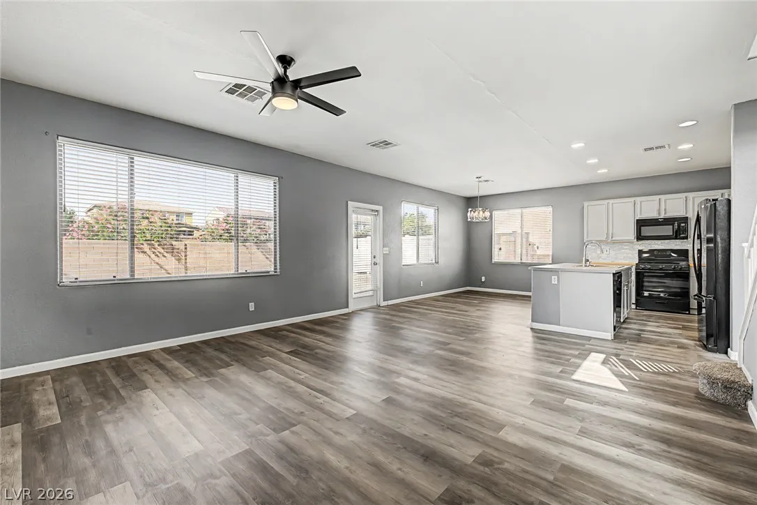 6725 Petrified Forest Street — photo 5
