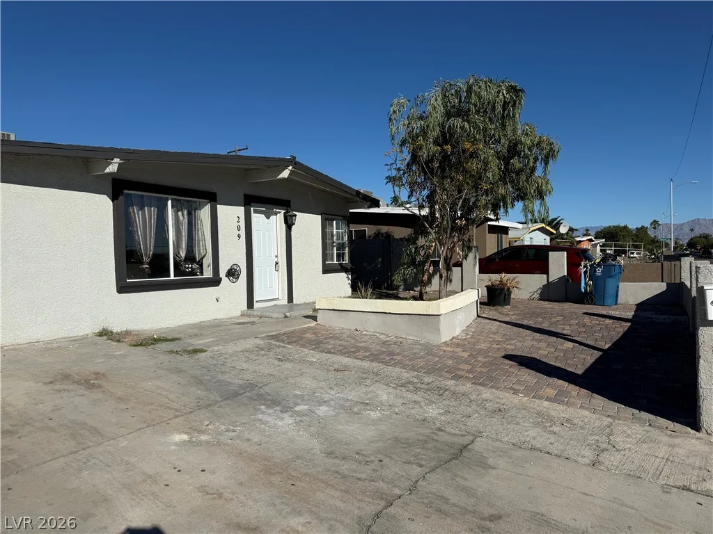 209 Stanford Street — photo 3