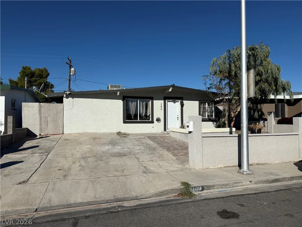 209 Stanford Street — photo 4