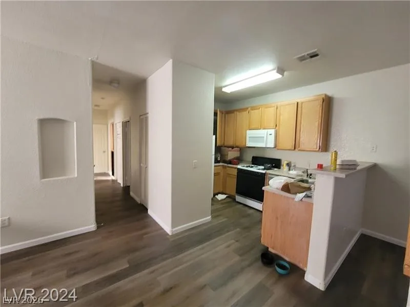 4730 East Craig Road 1106 — photo 4