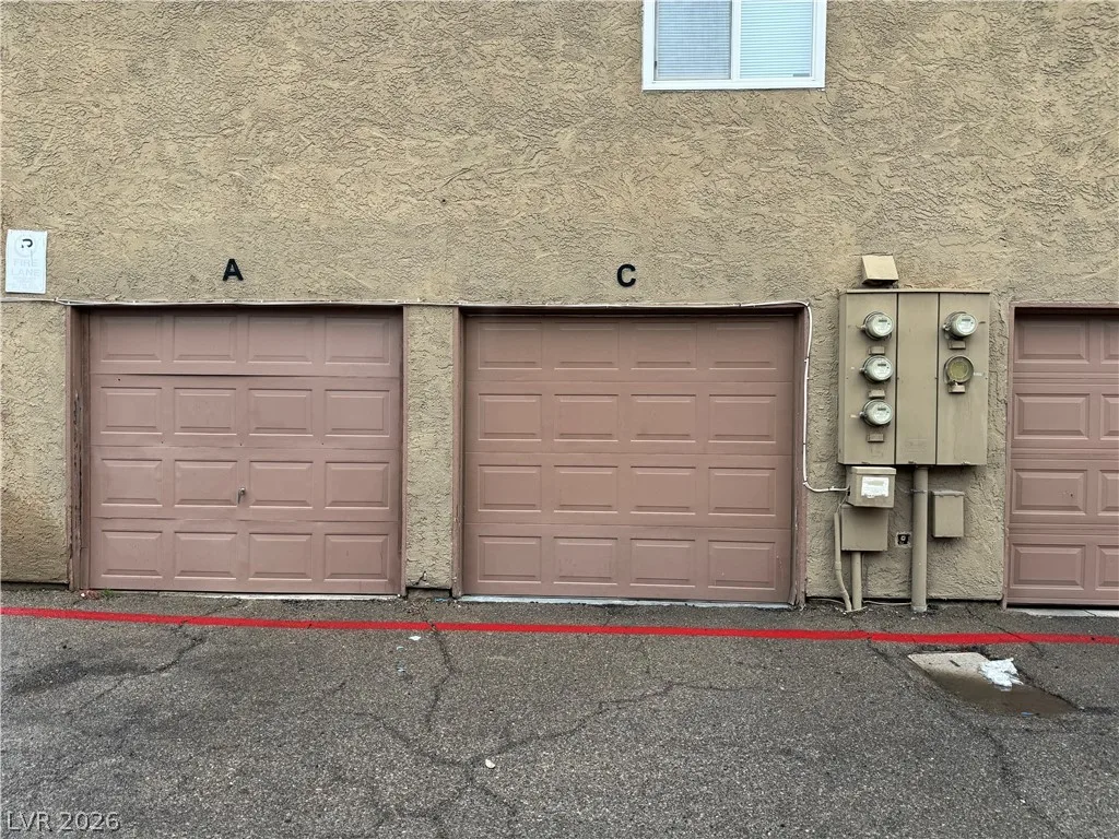 574 Roxella Lane C — photo 2