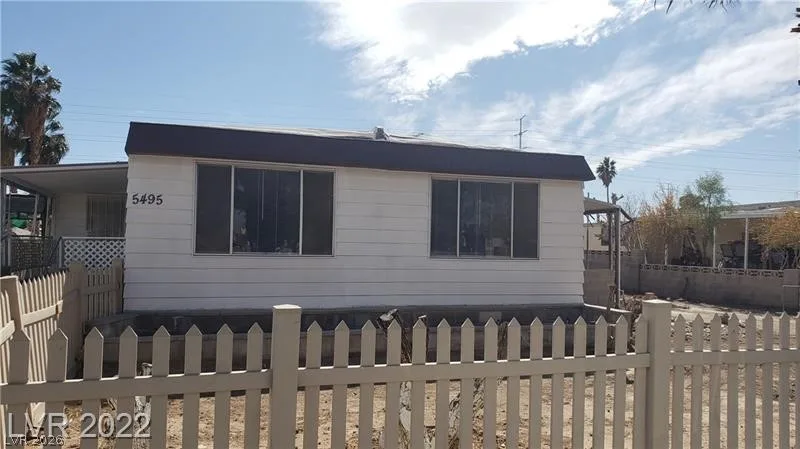 5495 Everglade Street — photo 1