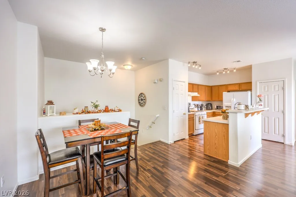 3916 Smokey Fog Avenue 1 — photo 5