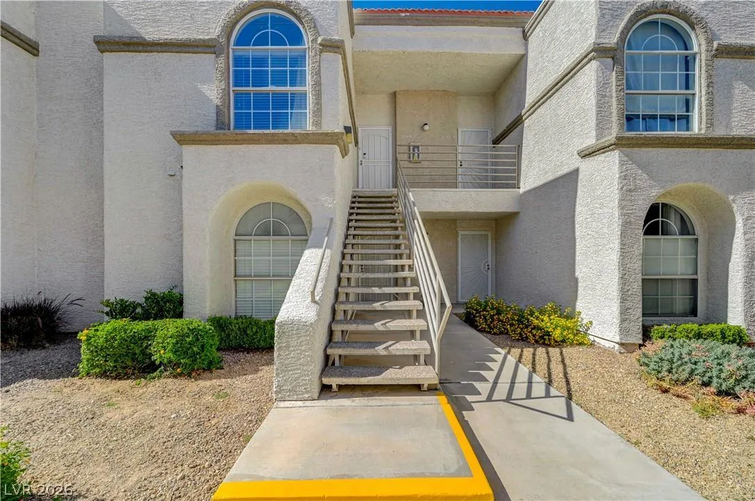 3150 Soft Breezes Drive 2040 — photo 2