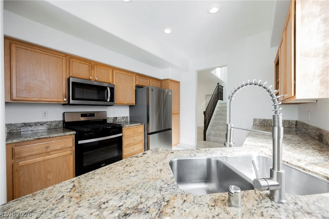 4416 Nestos Valley Avenue — photo 5