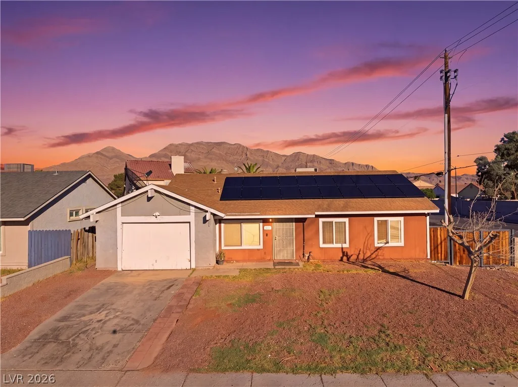 410 Battle Mountain Drive — photo 1