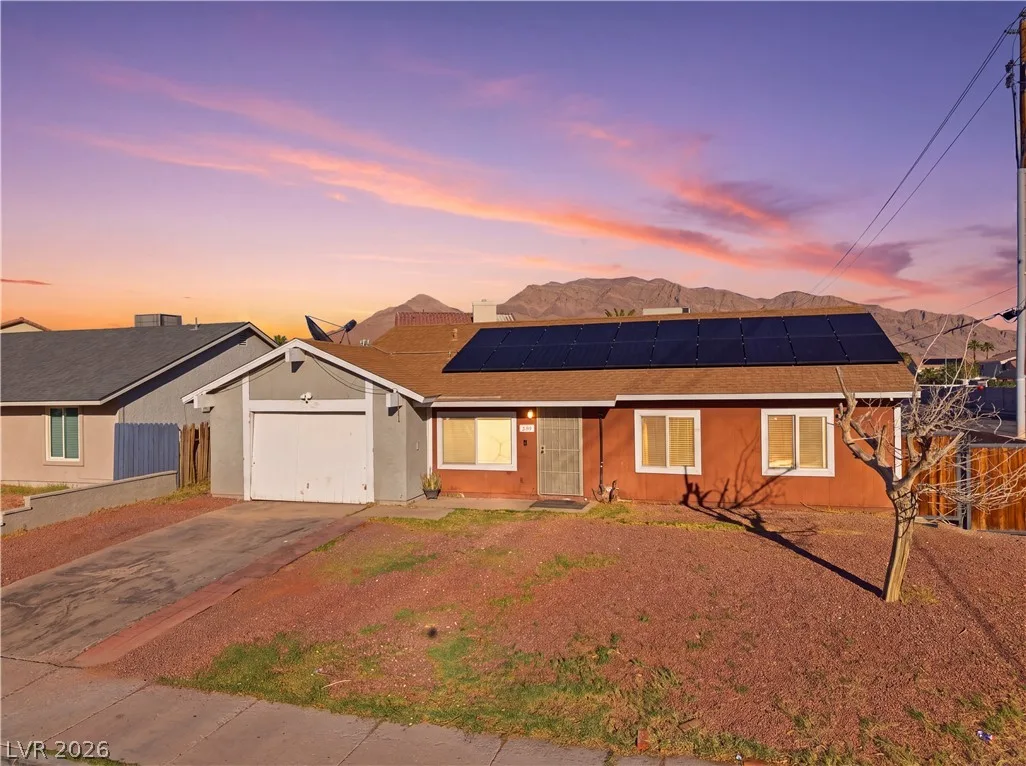 410 Battle Mountain Drive — photo 2