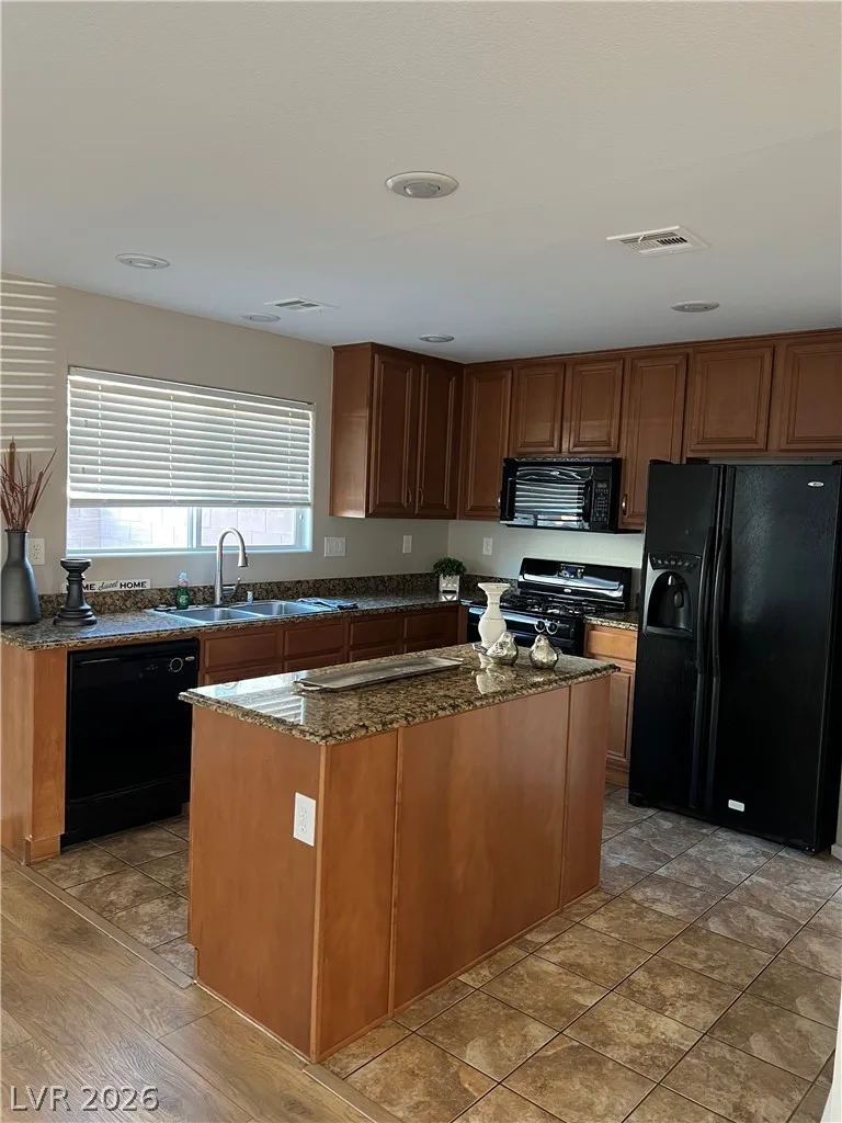 484 Brompton Street — photo 3