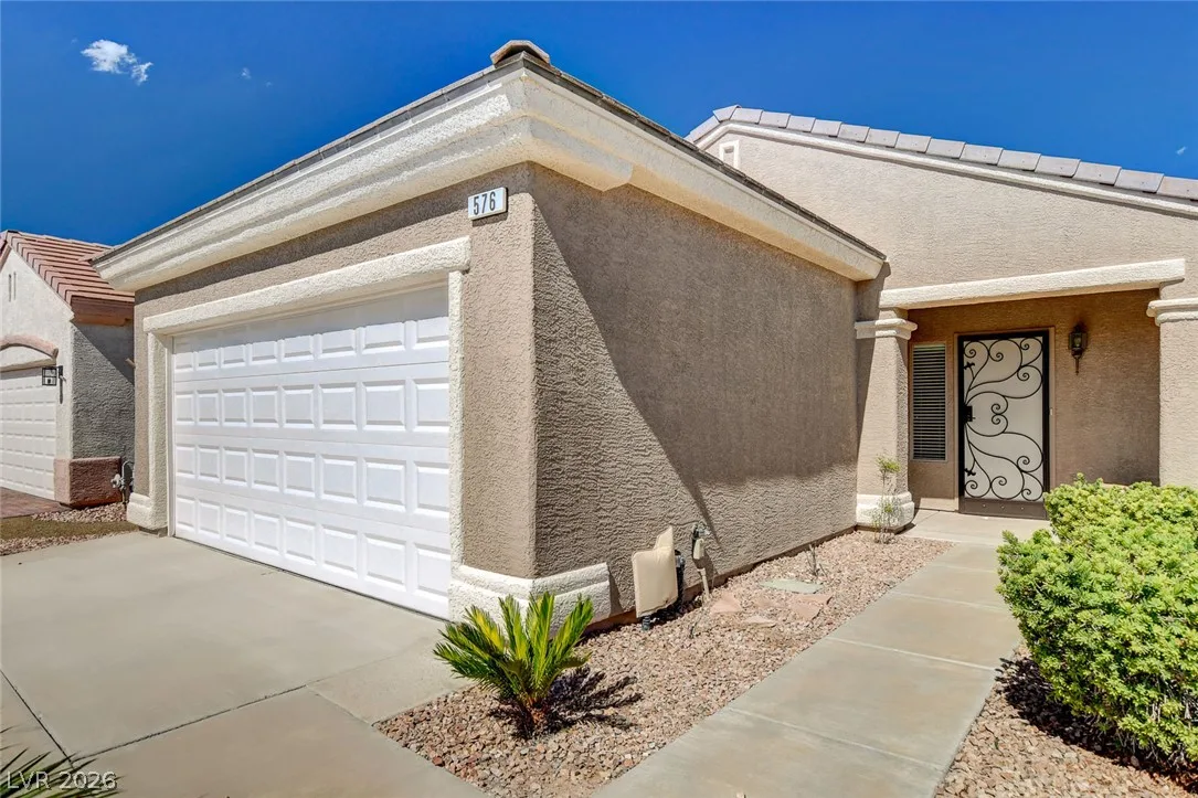 576 Carmel Mesa Drive — photo 3