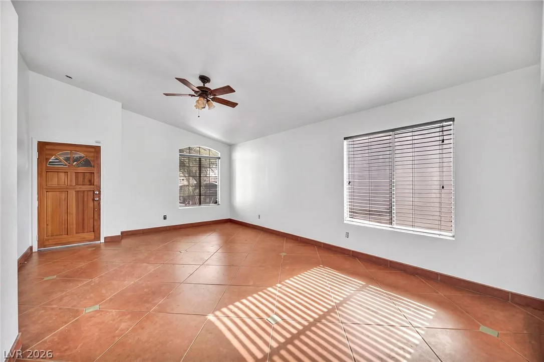 4906 Via Luis Court — photo 4