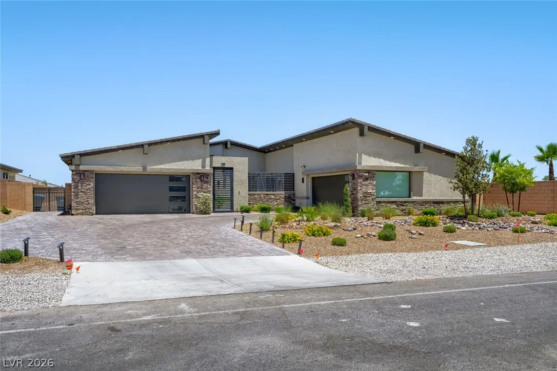 8310 West Camero Avenue — photo 1