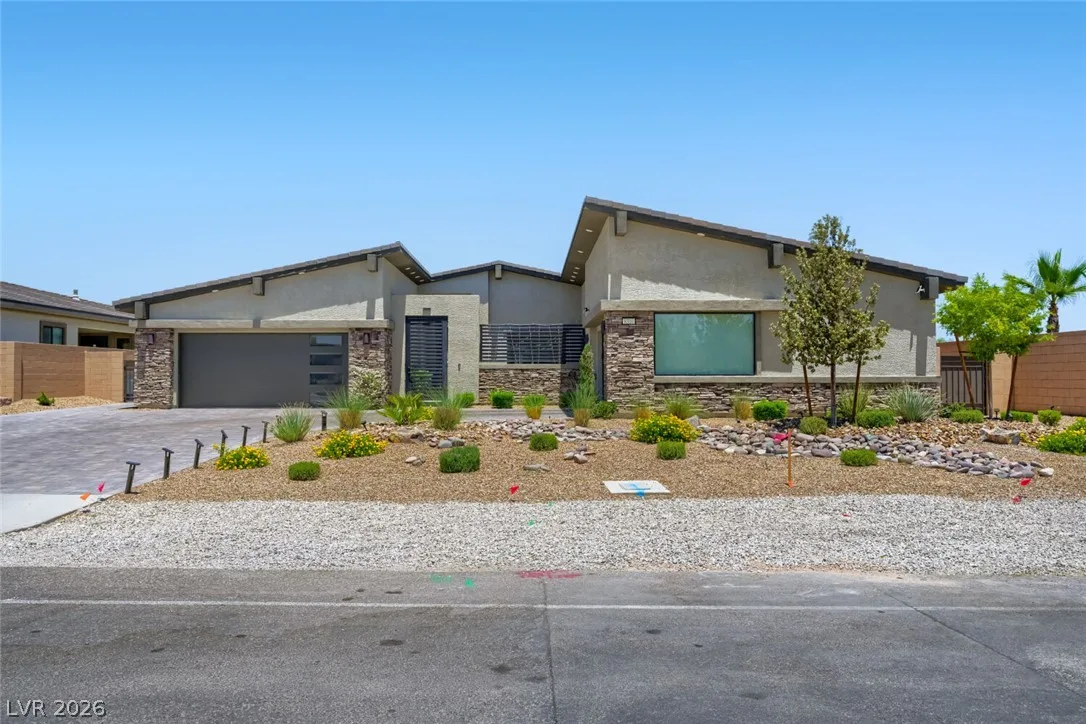 8310 West Camero Avenue — photo 3