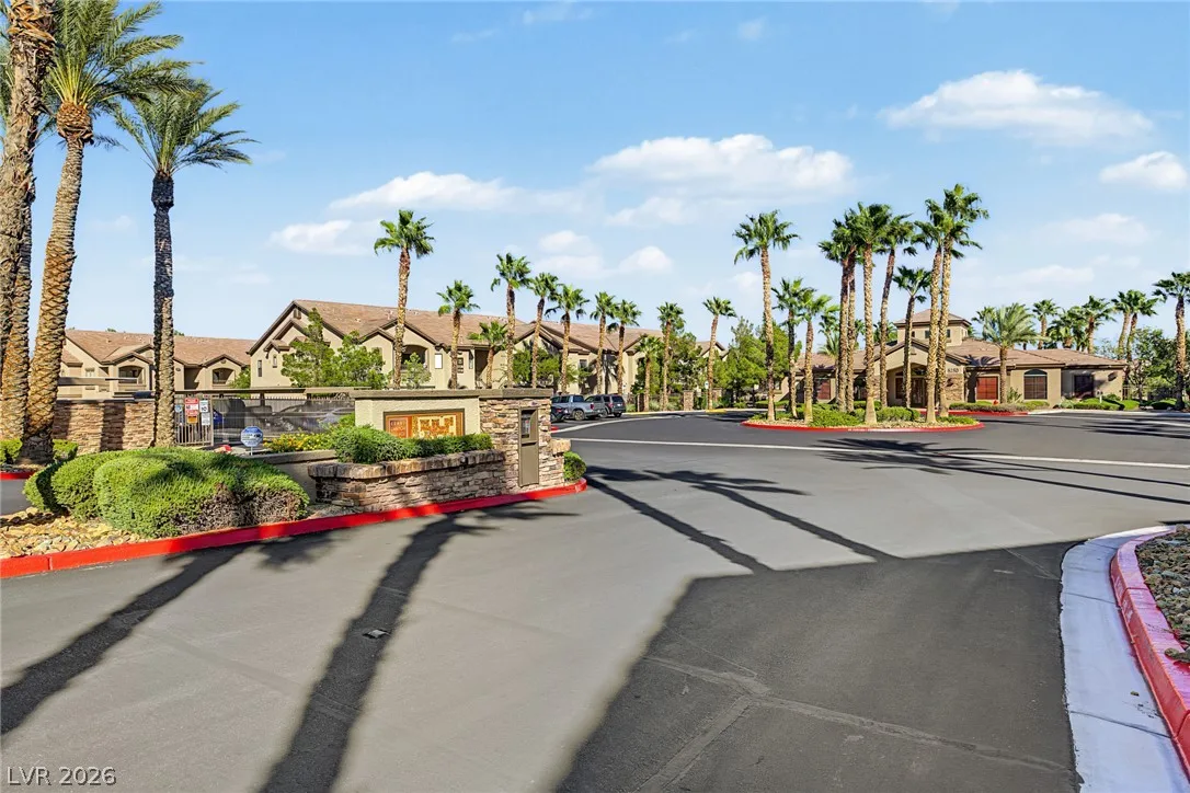8250 North Grand Canyon Drive 2149 — photo 1