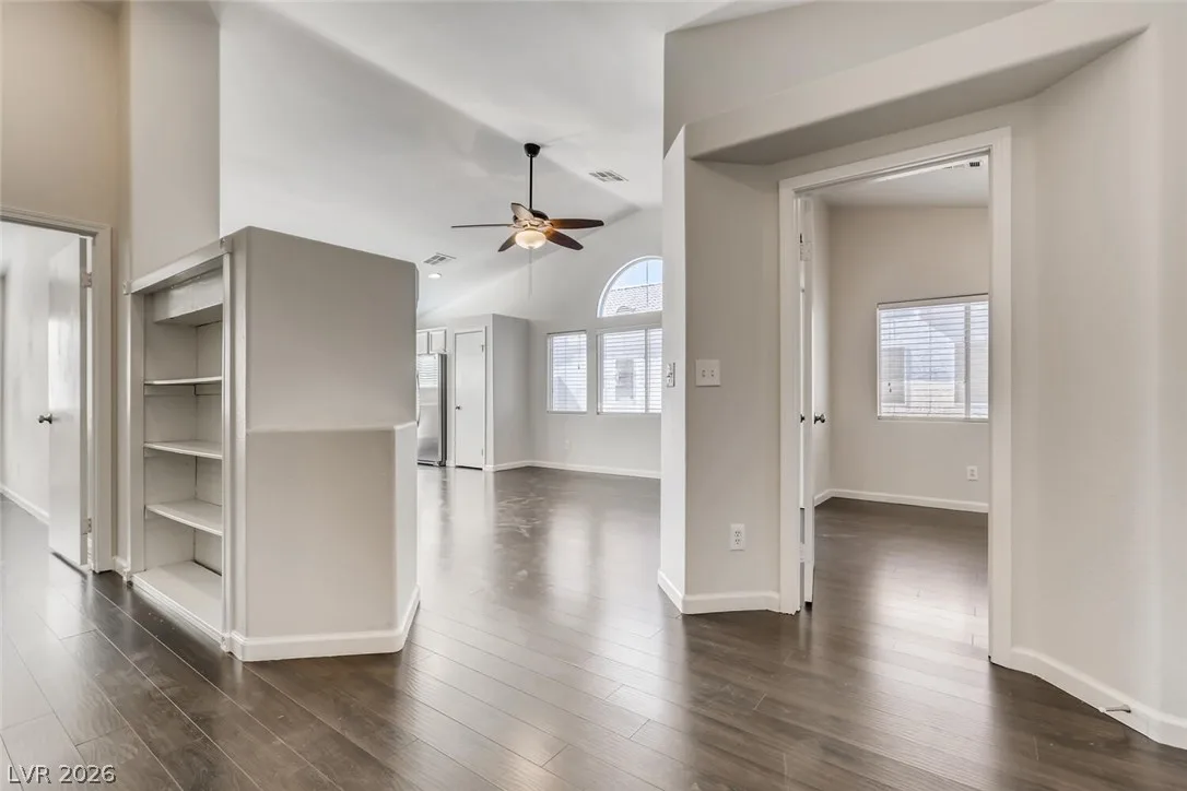 427 REGAL ROBIN Way — photo 2