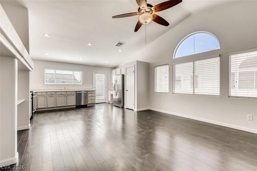 427 REGAL ROBIN Way — photo 4