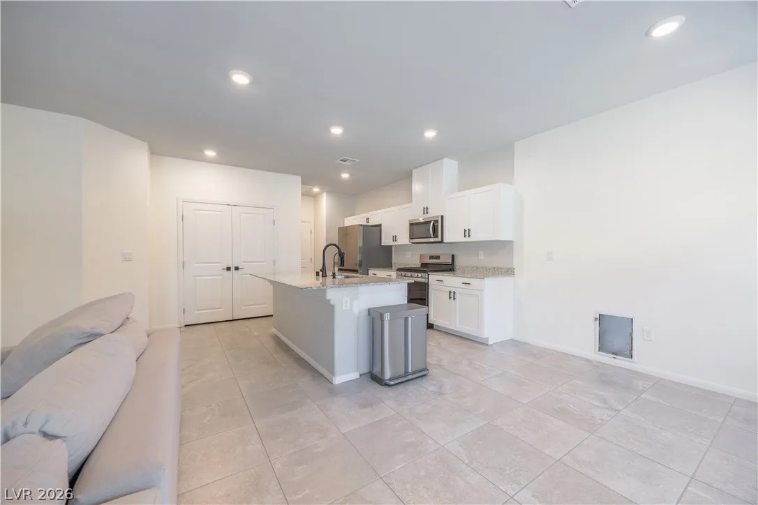 3760 Ramura Avenue — photo 5