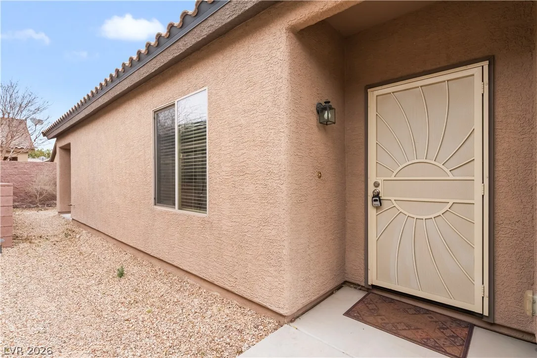 6072 Corbin Avenue — photo 4