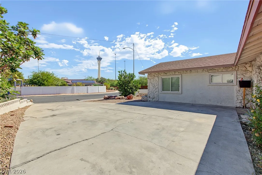 1716 Kiltie Way — photo 3