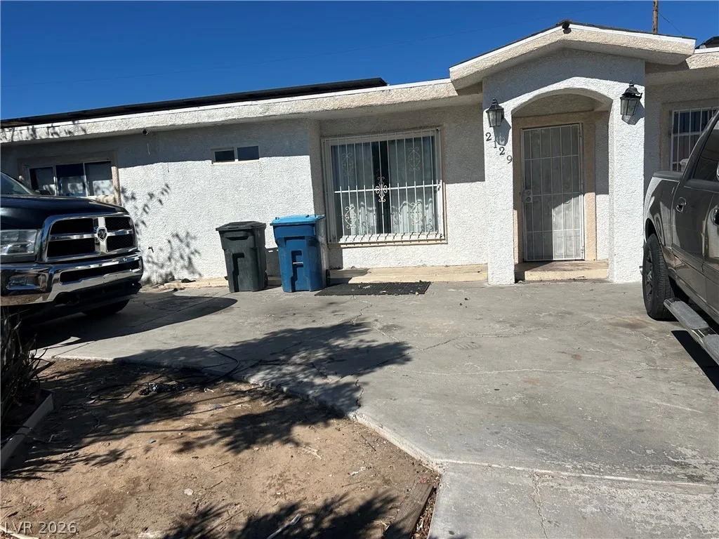 2129 Franklin Avenue — photo 1