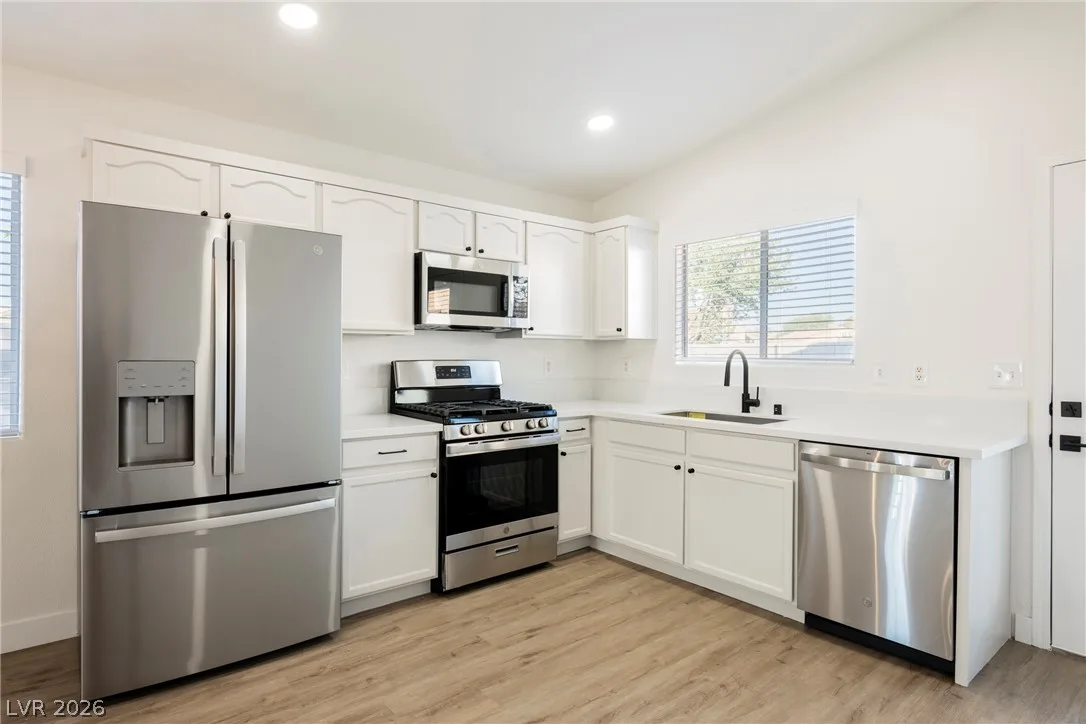 5192 Jewel Canyon Drive — photo 2