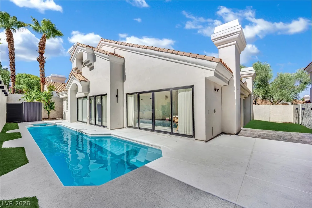 8121 Sunset Cove Drive — photo 4