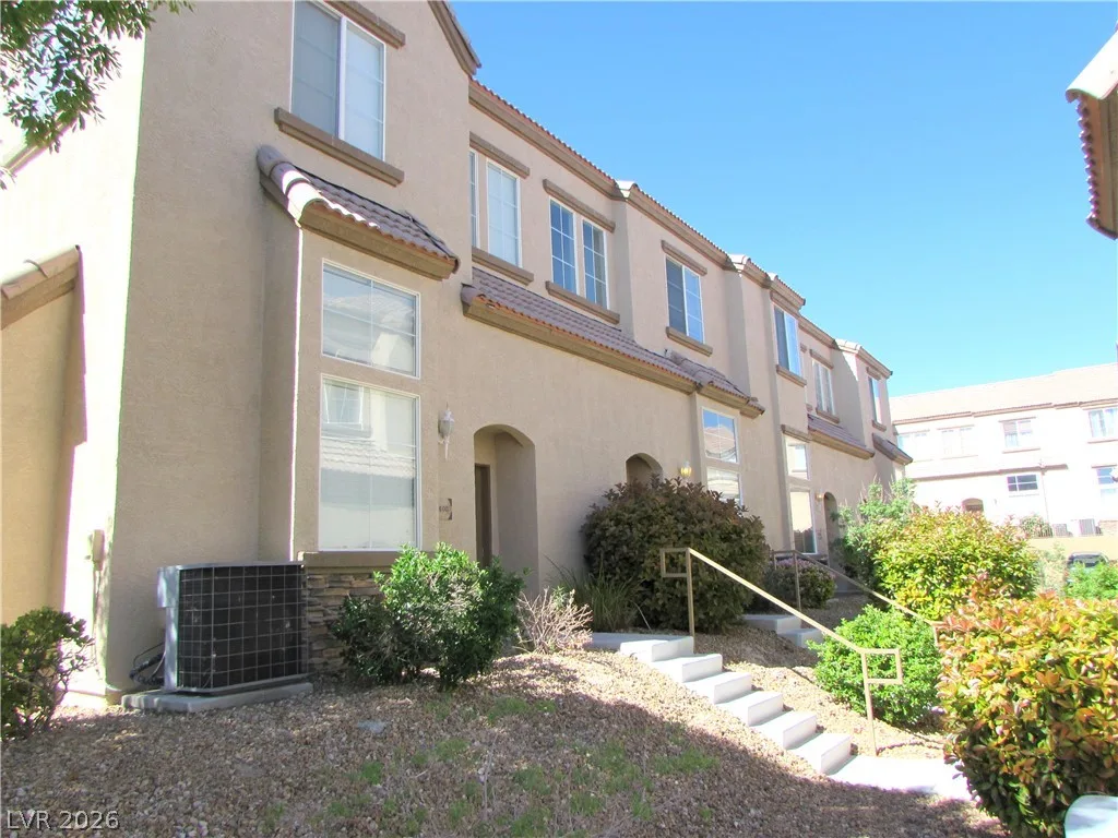 8404 Tiger Woods Avenue — photo 2