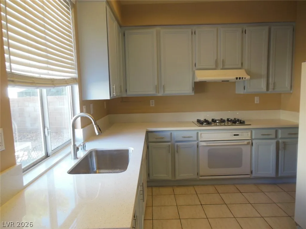 8056 Bonaventure Drive — photo 5