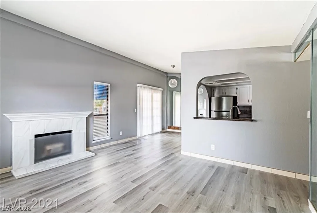 6137 West Oakey Boulevard D — photo 2