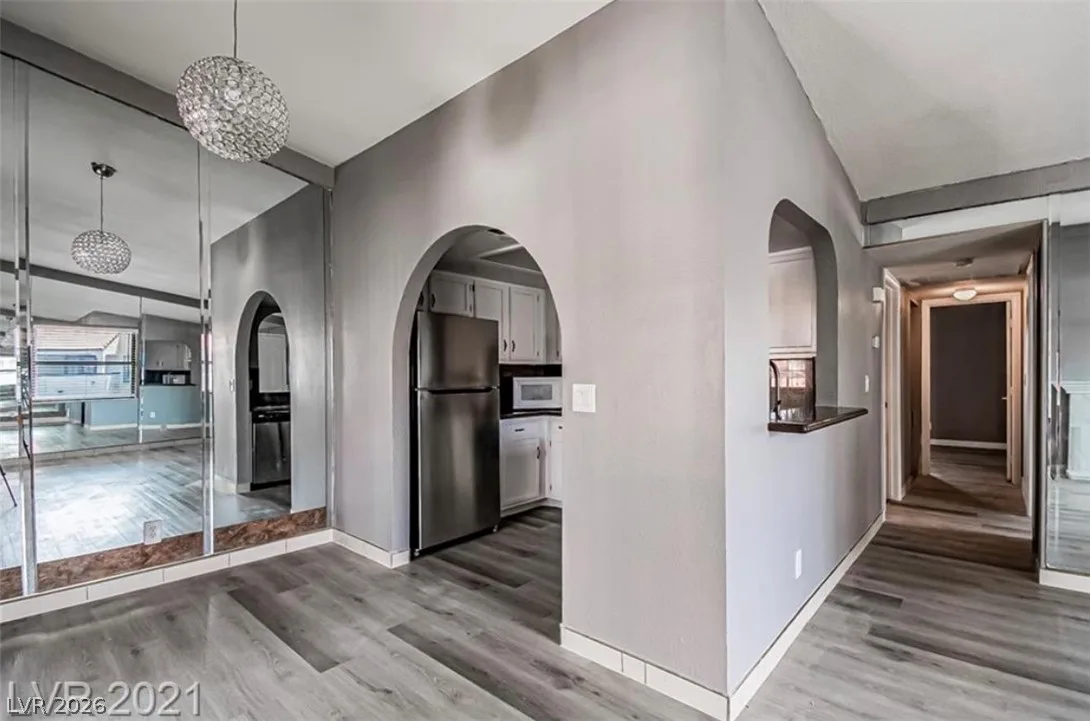 6137 West Oakey Boulevard D — photo 4