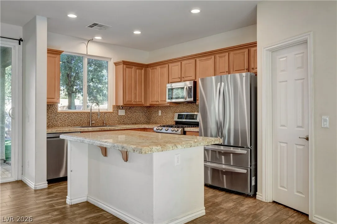 3604 Kingfishers Catch Avenue — photo 2