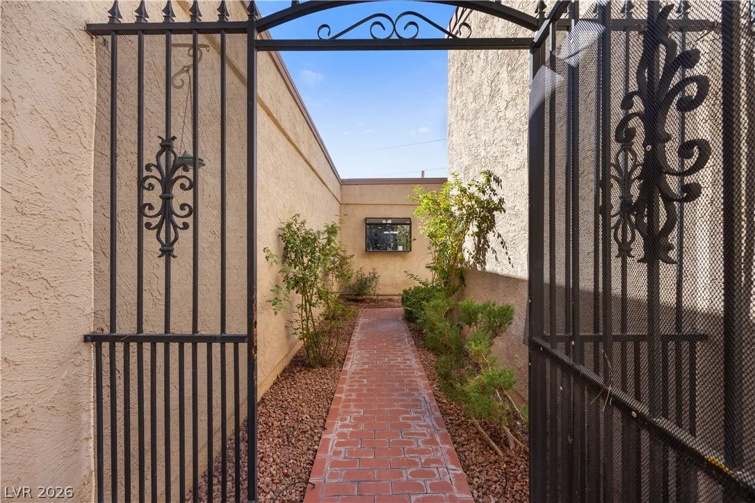 1863 Camino Verde Lane — photo 3