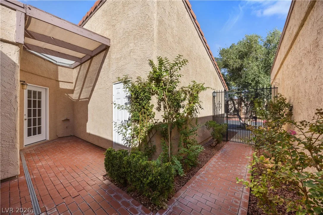 1863 Camino Verde Lane — photo 5