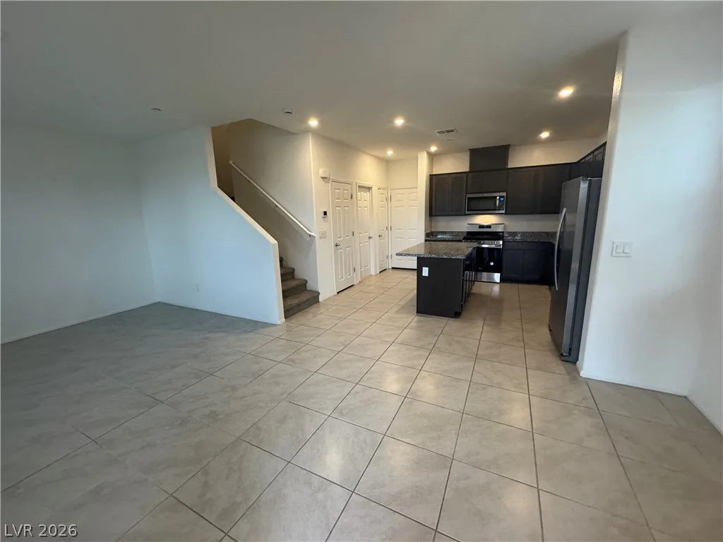 660 Foam Flower Lane — photo 3