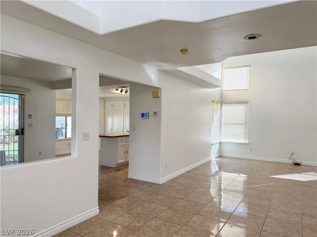 9232 Sun Rose Avenue — photo 4