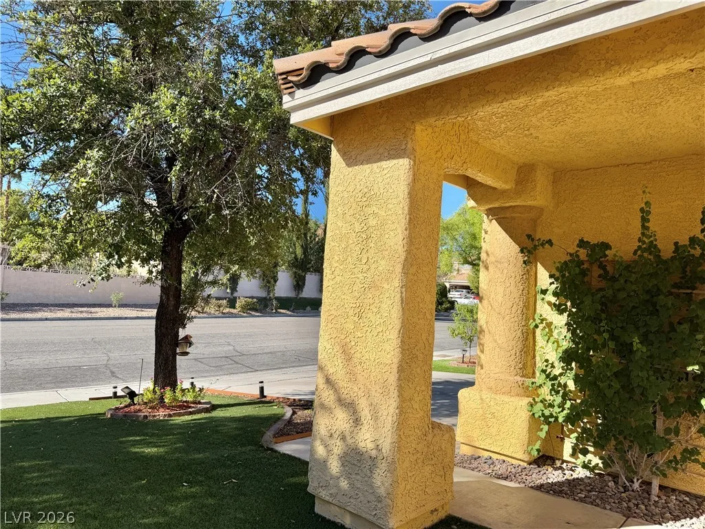 9232 Sun Rose Avenue — photo 5
