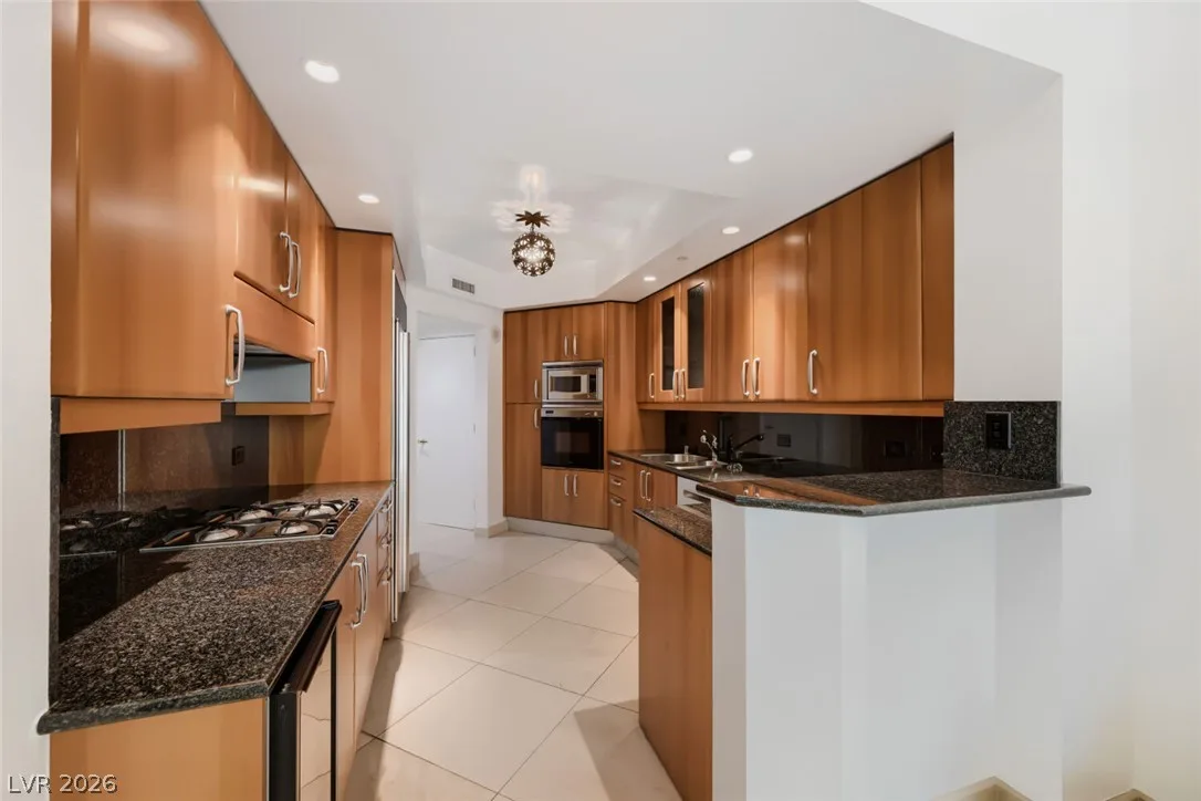 2877 Paradise Road 1404 — photo 5