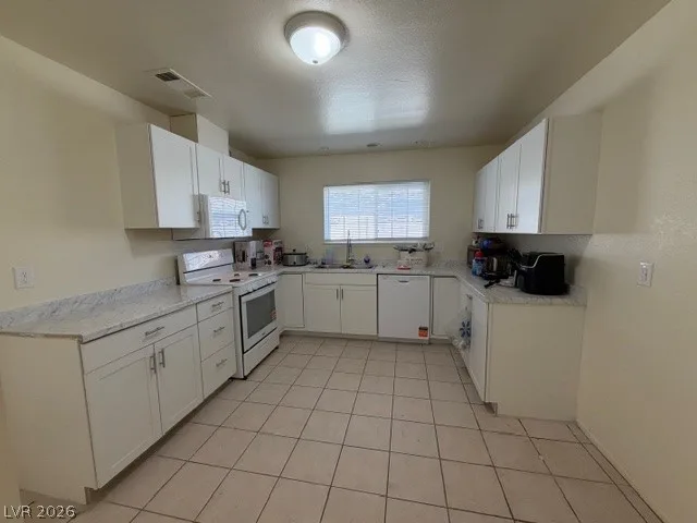 212 Bradshaw Way — photo 4