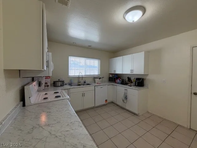 212 Bradshaw Way — photo 5