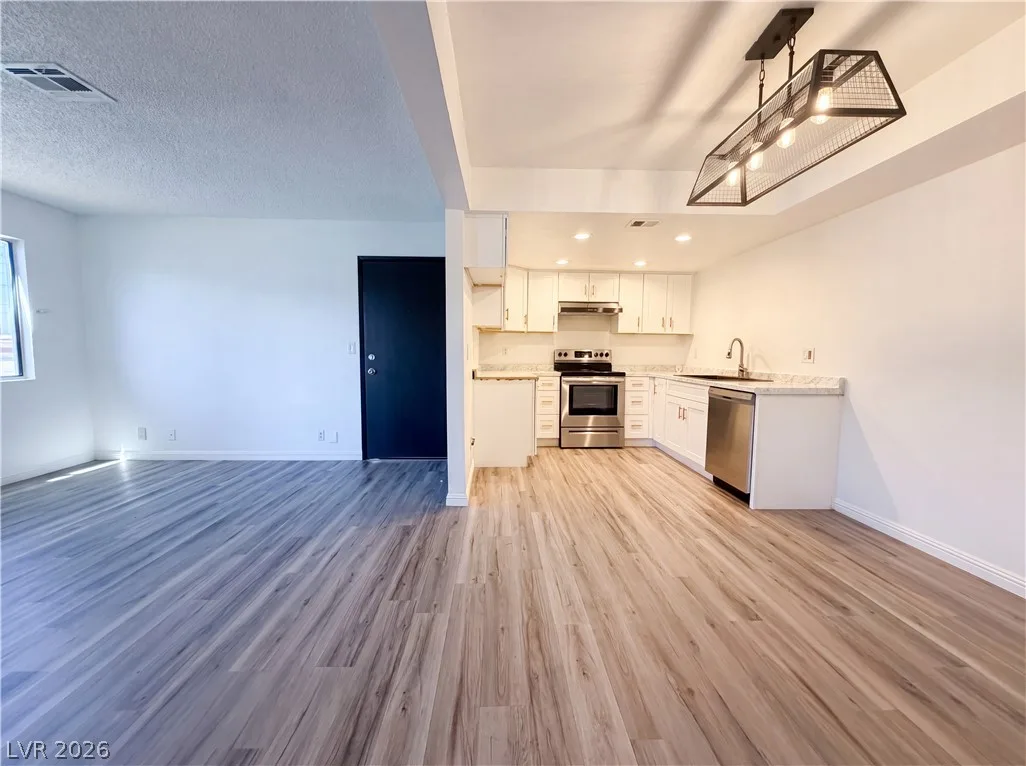 1701 East Katie Avenue 83 — photo 3